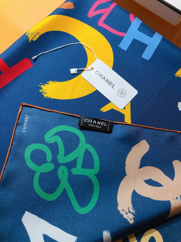 Chanel silk scarf 90X90cm E20 (18)